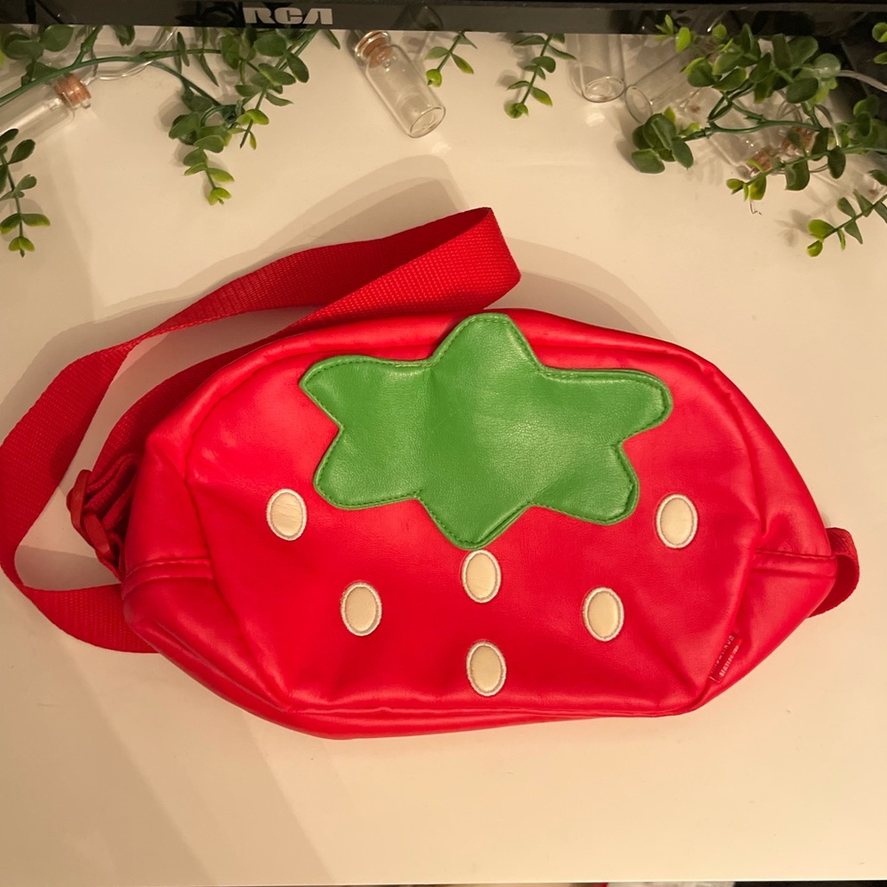 🌺3 FOR $38🌺 Strawberry bag